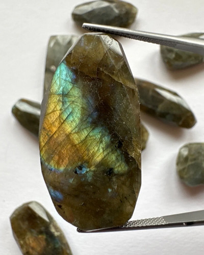 Flashing peacock labradorite - flashing,
