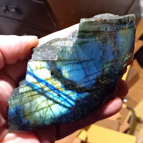 Multicolor labradorit rohstein - labradorit,